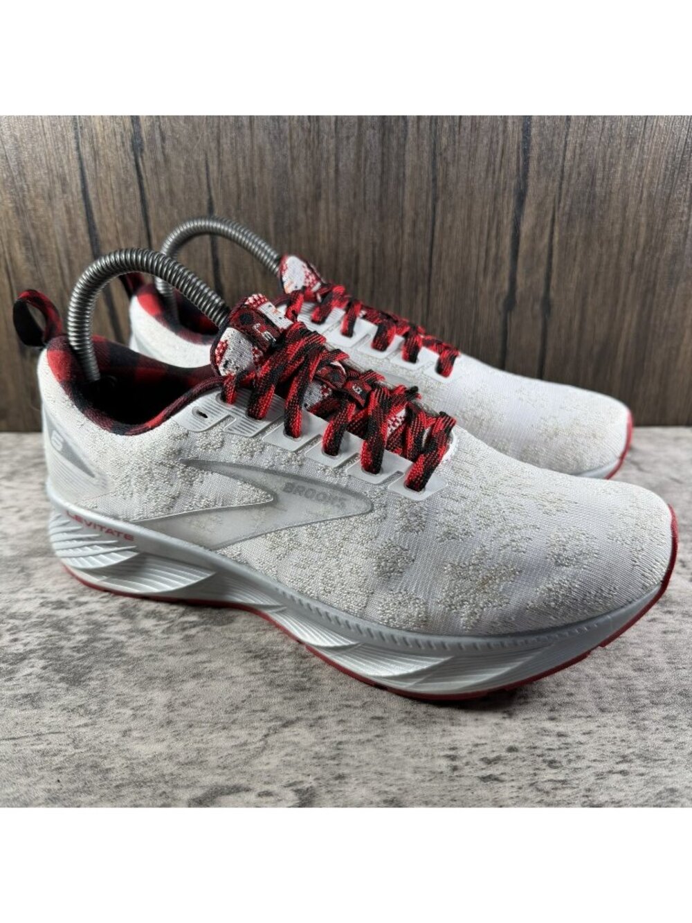 Brooks Levitate Run Merry Limited Edition Christmas Snowflake Running Shoes 7.5
